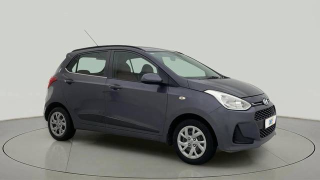 https://images10.gaadi.com/usedcar_image/4574521/original/aeae2e35377d43bf82d4565388235828.jpg?imwidth=6400