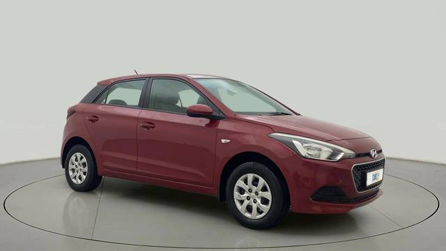 https://images10.gaadi.com/usedcar_image/4574546/original/92378ffd6ecda6c2031b46c9bf889a72.jpg?imwidth=6400