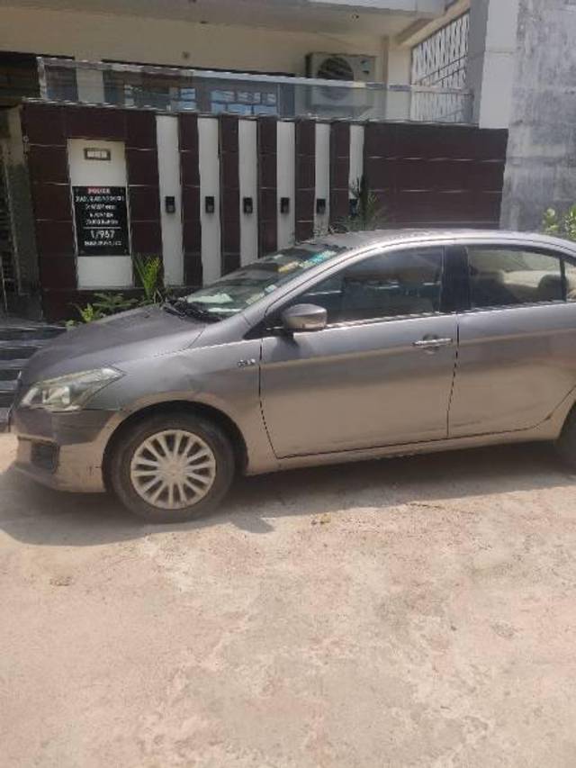 https://images10.gaadi.com/usedcar_image/4574552/original/processed_ab2ede4e-ec4c-44c4-ab47-b268b2767da0.jpg?imwidth=6401