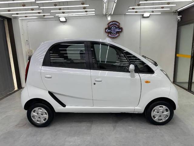 https://images10.gaadi.com/usedcar_image/4574579/original/processed_0f757137-b36d-4386-b39f-358e36226c68.jpg?imwidth=6401