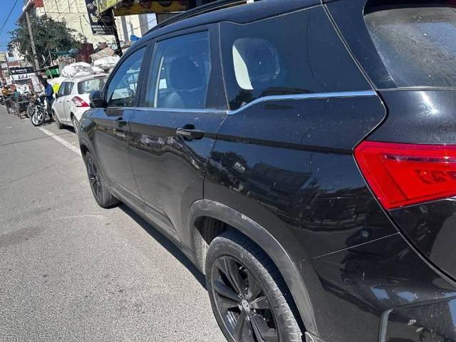 https://images10.gaadi.com/usedcar_image/4574664/original/processed_d523c528-e95c-4f98-a858-54b6764c09aa.jpeg?imwidth=6402
