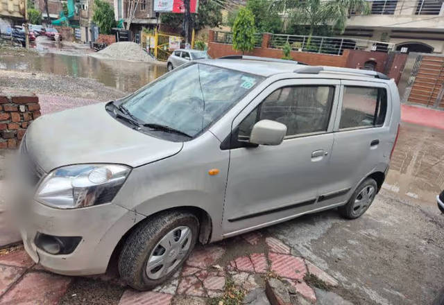 https://images10.gaadi.com/usedcar_image/4574674/original/54428c0c-9196-475b-83bb-42e6cdaf9071.?imwidth=6400