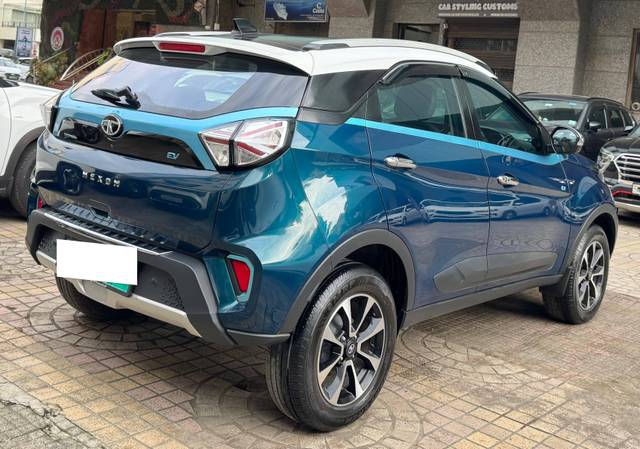 https://images10.gaadi.com/usedcar_image/4574678/original/processed_4b78b38bf7601ab01e82262f505e27ad.jpg?imwidth=6401