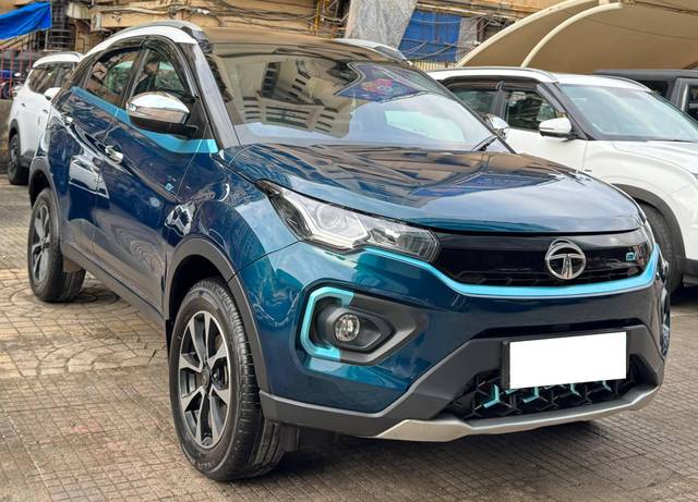 https://images10.gaadi.com/usedcar_image/4574678/original/processed_f372824718ee996bbff88a1020f10b1a.jpg?imwidth=6400