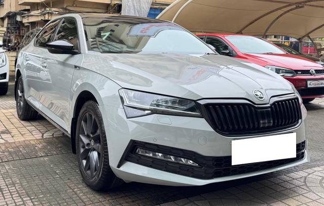 https://images10.gaadi.com/usedcar_image/4574706/original/processed_acf22e3312e14e35494e29119fb4acc5.jpg?imwidth=6400