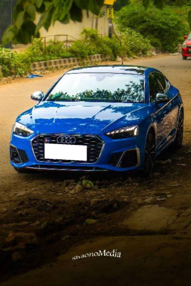 https://images10.gaadi.com/usedcar_image/4574711/original/processed_7661d7e6-9994-4e0c-aa83-444f0c4b9700.png?imwidth=6401