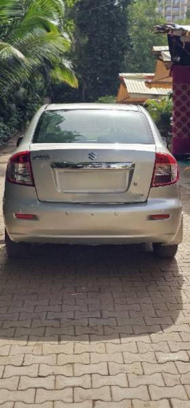 https://images10.gaadi.com/usedcar_image/4574747/original/processed_cb2662cf-ce54-4f29-a03f-f183299952de.jpg?imwidth=6401