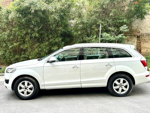 https://images10.gaadi.com/usedcar_image/4574749/original/99aca03c854be0e18b11e76239af0b7f.jpg?imwidth=6402
