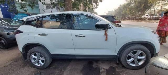 https://images10.gaadi.com/usedcar_image/4574760/original/processed_processed_72bac597-f39d-4077-afc8-8f3fdf2c9b60.jpeg?imwidth=6401