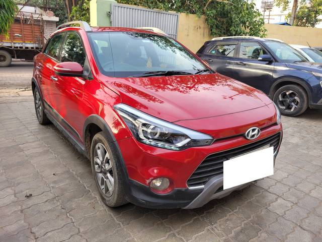 https://images10.gaadi.com/usedcar_image/4574781/original/processed_c06fbb61b9e46207149630d494354d98.jpg?imwidth=6400