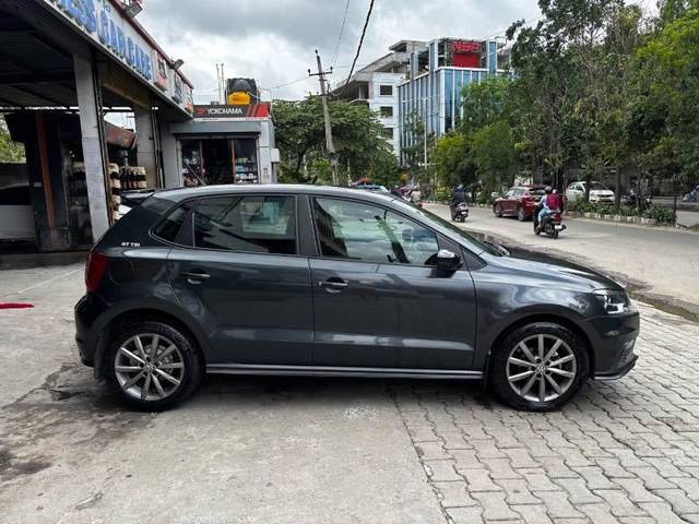 https://images10.gaadi.com/usedcar_image/4574815/original/processed_172e7410-010f-471d-aff8-f803d36f8bb4.jpeg?imwidth=6401