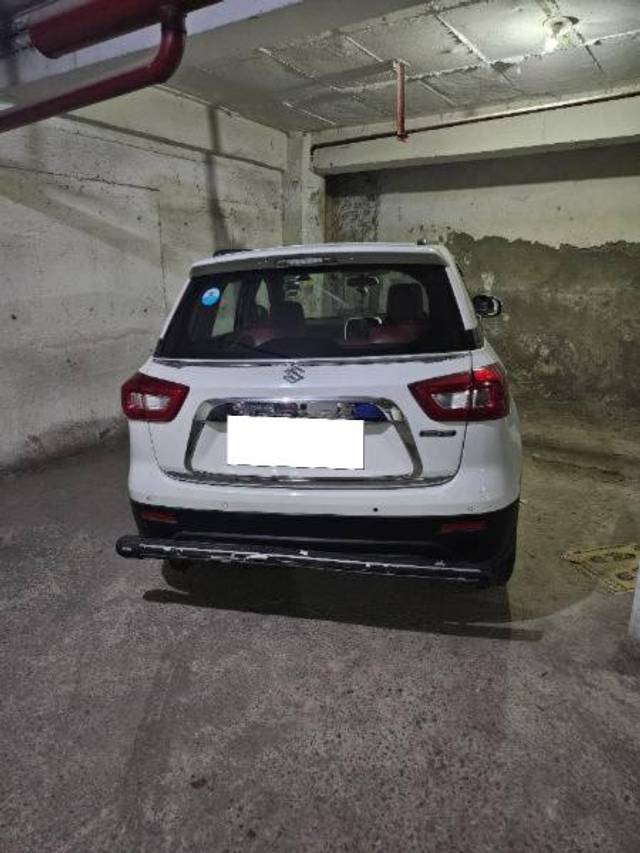 https://images10.gaadi.com/usedcar_image/4574824/original/processed_33a89e0f-ad95-4a68-8549-047637e90d7a.jpg?imwidth=6401