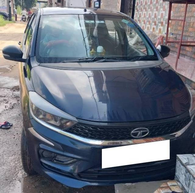 https://images10.gaadi.com/usedcar_image/4574829/original/processed_4cef3867-b504-4282-a409-4c4dd5679ade.jpg?imwidth=6400