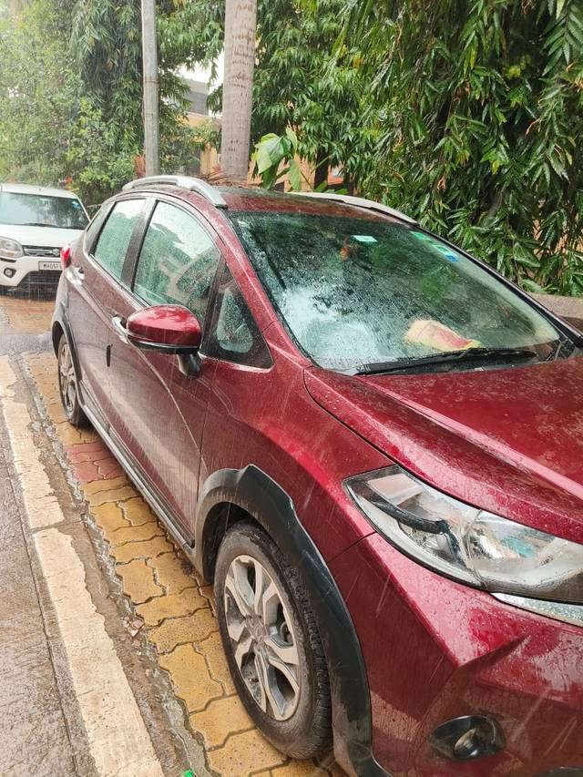 https://images10.gaadi.com/usedcar_image/4574887/original/c76cb162-b143-4943-8611-c8c636099563.jpg?imwidth=6401