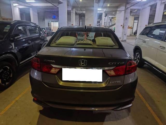 https://images10.gaadi.com/usedcar_image/4574907/original/processed_90b22810-02a5-4ff5-8363-db7b10c28b95.jpg?imwidth=6400