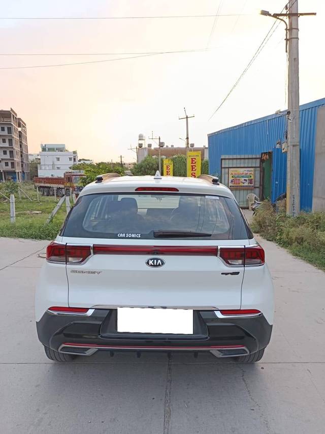 https://images10.gaadi.com/usedcar_image/4574910/original/processed_e85f00a03115d1ebdd490ae83f69a6cc.jpg?imwidth=6402