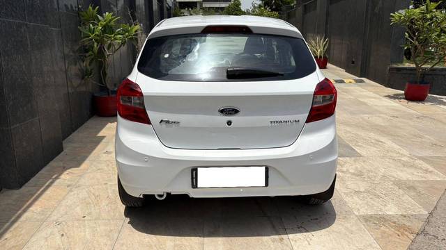 https://images10.gaadi.com/usedcar_image/4574913/original/processed_b437c0fda011e914a03a8ff0f3d82853.jpg?imwidth=6402