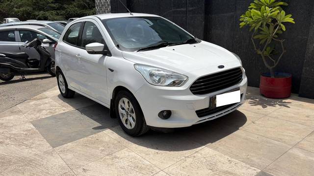 https://images10.gaadi.com/usedcar_image/4574913/original/processed_ec743df66d3b3eae86254b14fa40289c.jpg?imwidth=6400
