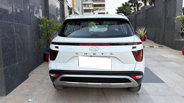 https://images10.gaadi.com/usedcar_image/4574914/original/processed_b773d56fd241f8417244ffa2b651b634.jpg?imwidth=6402