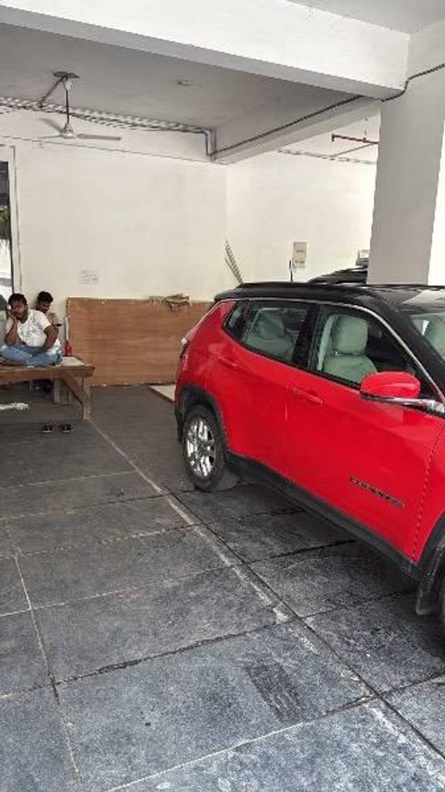 https://images10.gaadi.com/usedcar_image/4574916/original/processed_b63bb4cf-e3e8-4fda-b9d4-705b9006329d.jpeg?imwidth=6401