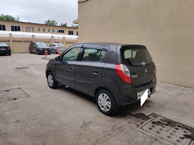 https://images10.gaadi.com/usedcar_image/4574945/original/processed_cdbce57bfe0778d2b7e4b8d7c4c7ddd9.jpg?imwidth=6402