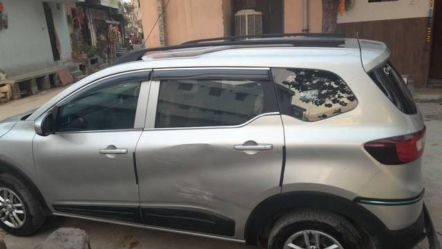https://images10.gaadi.com/usedcar_image/4574946/original/processed_4a83dec3-f3f4-4b8a-96f3-b9e71d7c2a8d.jpg?imwidth=6402