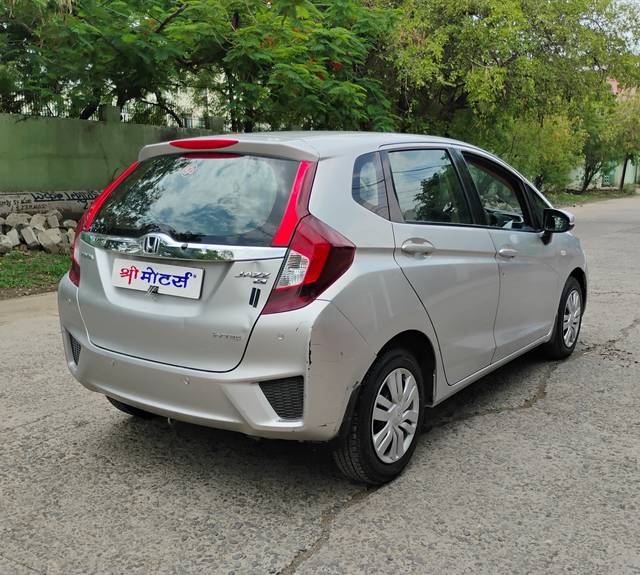 https://images10.gaadi.com/usedcar_image/4574950/original/15b4930efc8cf14aa72ab4492133a9a9.jpg?imwidth=6401