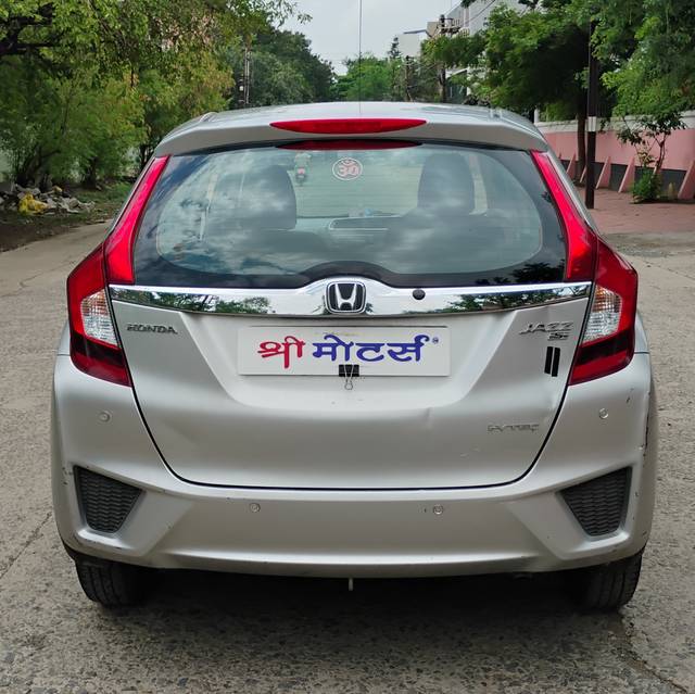 https://images10.gaadi.com/usedcar_image/4574950/original/3d313d49e4c1f0967e5e7b2323aff889.jpg?imwidth=6402