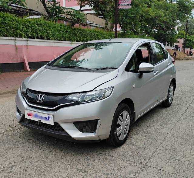 https://images10.gaadi.com/usedcar_image/4574951/original/processed_9c0582067d3d1104aa269b428fe75734.jpg?imwidth=6402