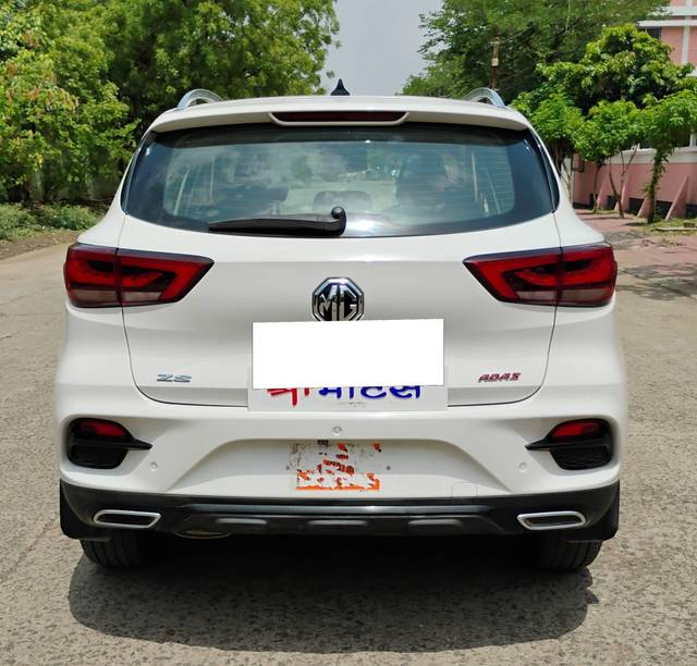 https://images10.gaadi.com/usedcar_image/4574955/original/processed_b5635734cc7f088e430741207d19317f.jpg?imwidth=6402