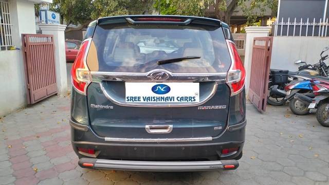 https://images10.gaadi.com/usedcar_image/4574964/original/processed_b5e23b93aa52d9af813167f4a2087d15.jpeg?imwidth=6401