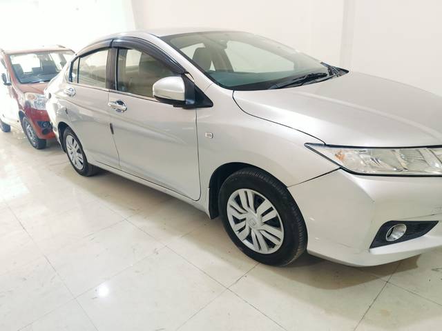 https://images10.gaadi.com/usedcar_image/4574965/original/3fe20c8a0c391c1b8433dcdb61f6af8c.jpg?imwidth=6400
