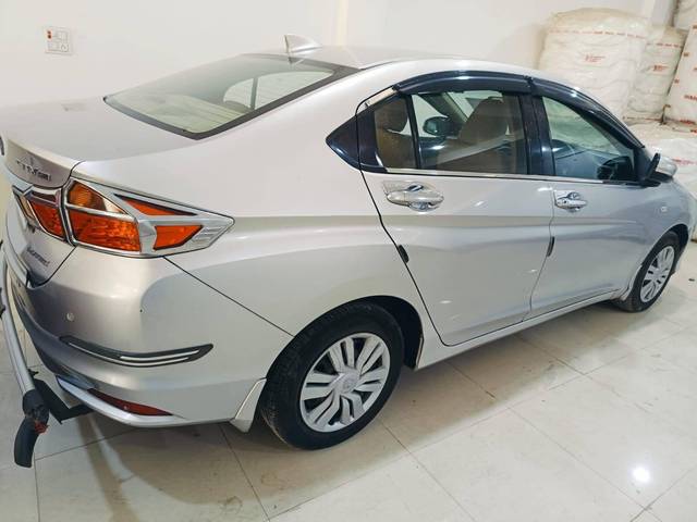 https://images10.gaadi.com/usedcar_image/4574965/original/processed_47b1de309f0ed2eecbb215db0ee6d06f.jpg?imwidth=6401