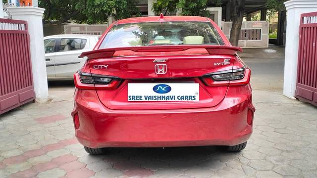 https://images10.gaadi.com/usedcar_image/4574994/original/processed_9edf7be9224db99e7fef212b5c3124a6.jpeg?imwidth=6402