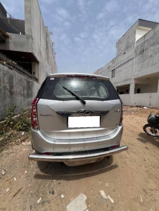 https://images10.gaadi.com/usedcar_image/4575003/original/processed_34592353-464b-4736-be3e-9298e960bc9e.jpg?imwidth=6401