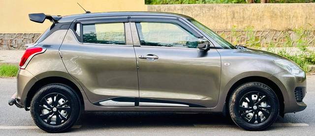 https://images10.gaadi.com/usedcar_image/4575018/original/processed_82c720a380963b89d17a989e58c7d12d.jpg?imwidth=6401