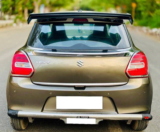 https://images10.gaadi.com/usedcar_image/4575018/original/processed_aa4beaa3d9f52692bb04272fd4d8513d.jpg?imwidth=6402