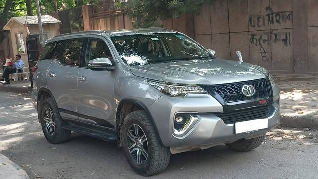 https://images10.gaadi.com/usedcar_image/4575029/original/processed_a567c86f384cf6fd8665de95c8d62656.jpg?imwidth=6400