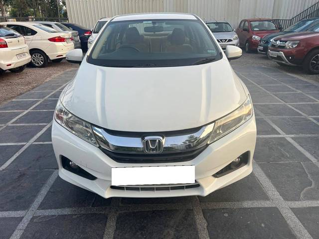 https://images10.gaadi.com/usedcar_image/4575031/original/processed_957514676ddc0bd72a3626d9dc6e7c4c.jpg?imwidth=6402
