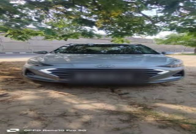 https://images10.gaadi.com/usedcar_image/4575033/original/bb538dcd-7433-4c7f-a8f0-e176105dc165.?imwidth=6400