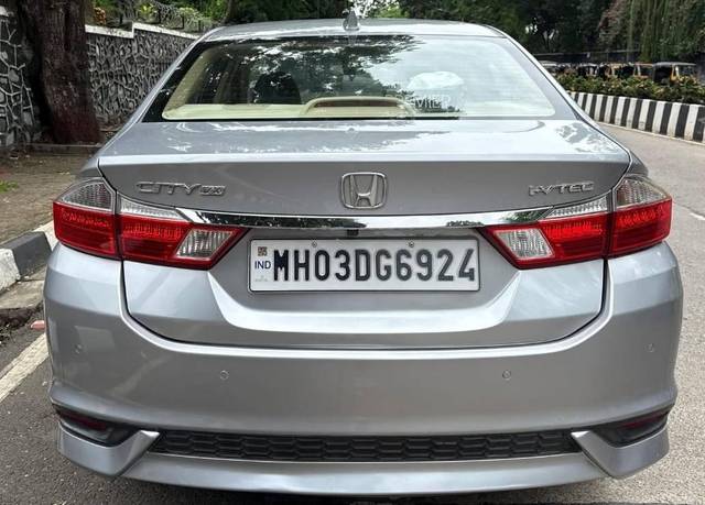 https://images10.gaadi.com/usedcar_image/4575043/original/processed_c5395e4c41bb8405d28167854b43b685.jpg?imwidth=6402