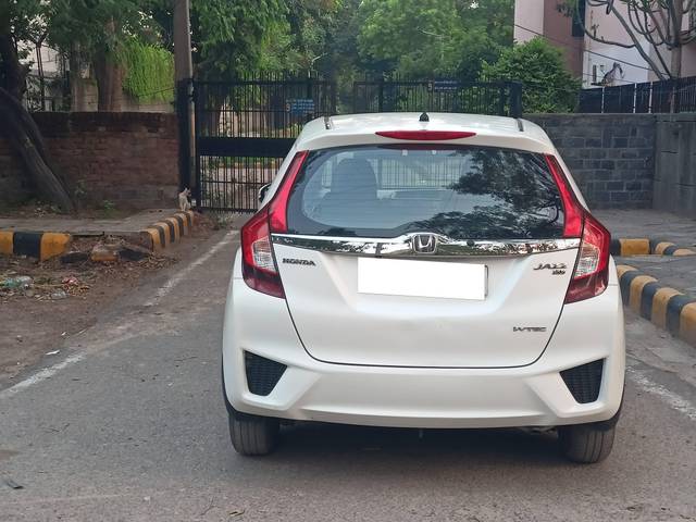 https://images10.gaadi.com/usedcar_image/4575046/original/processed_42a816f11288f47517a20d121ccdd0f7.jpg?imwidth=6401