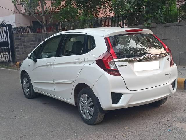 https://images10.gaadi.com/usedcar_image/4575046/original/processed_82a0dbcac92f86ab6cee5c167346902f.jpg?imwidth=6402