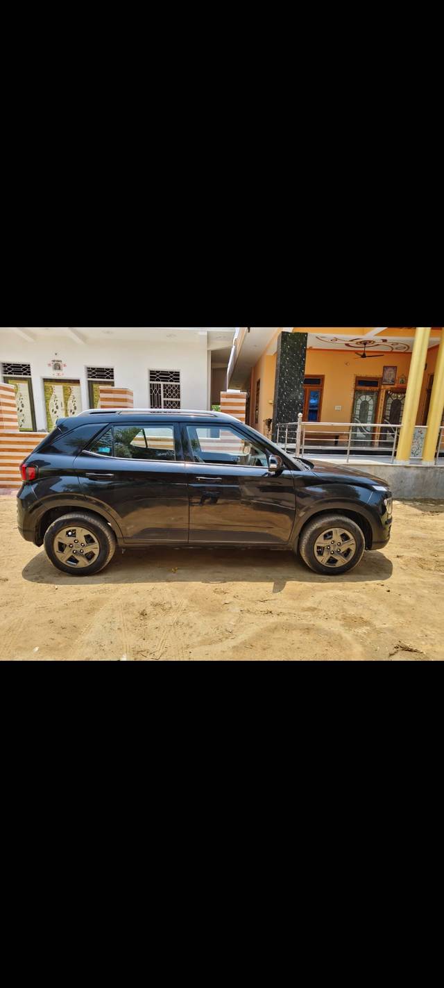 https://images10.gaadi.com/usedcar_image/4575047/original/c15f250b1e6bf6cbdd9df4cf0ff588e0.jpg?imwidth=6402