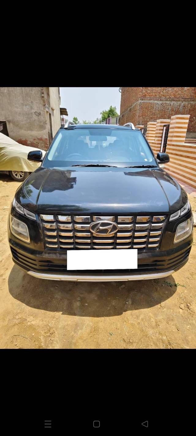 https://images10.gaadi.com/usedcar_image/4575047/original/processed_d094679a55ed19bc3d97b1c0b0543c7a.jpg?imwidth=6400