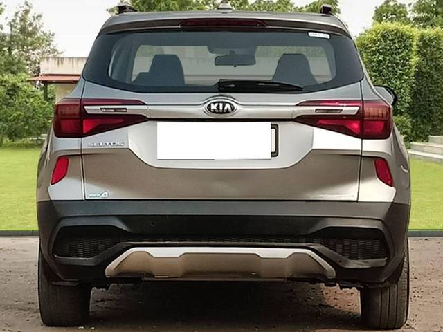 https://images10.gaadi.com/usedcar_image/4575050/original/processed_a8fbb3eee95d8136e9aea91751ac10e1.jpg?imwidth=6402