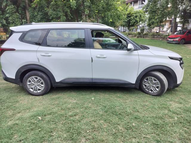 https://images10.gaadi.com/usedcar_image/4575068/original/21d47032-bcda-4d97-9773-effd0ec8caf8.jpg?imwidth=6402