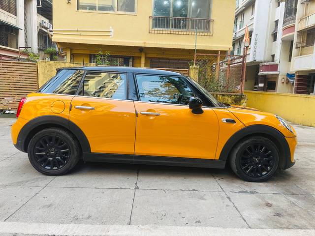 https://images10.gaadi.com/usedcar_image/4575077/original/processed_6929dde6ac89b4c781bb364b95b36c28.jpg?imwidth=6401