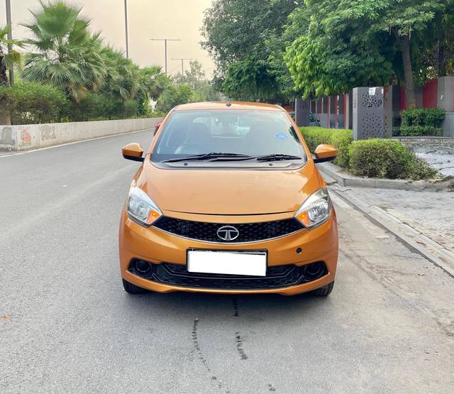 https://images10.gaadi.com/usedcar_image/4575082/original/processed_7318b8d1f72d1d23f6ff6ebf6005f59e.jpg?imwidth=6400