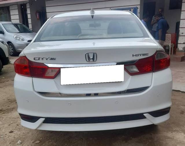 https://images10.gaadi.com/usedcar_image/4575087/original/processed_c85f21b2bca23d63d5552ef9f0973152.jpg?imwidth=6402